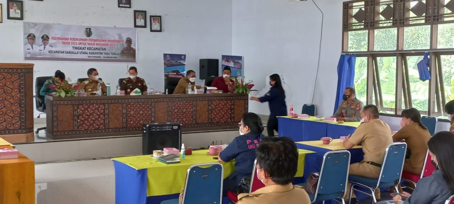 Personil Polsek Sangalla pengawasan penerapan protokol kesehatan