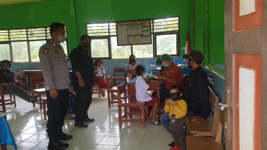 Personil Polsek Sangalla pengawasan penerapan protokol kesehatan