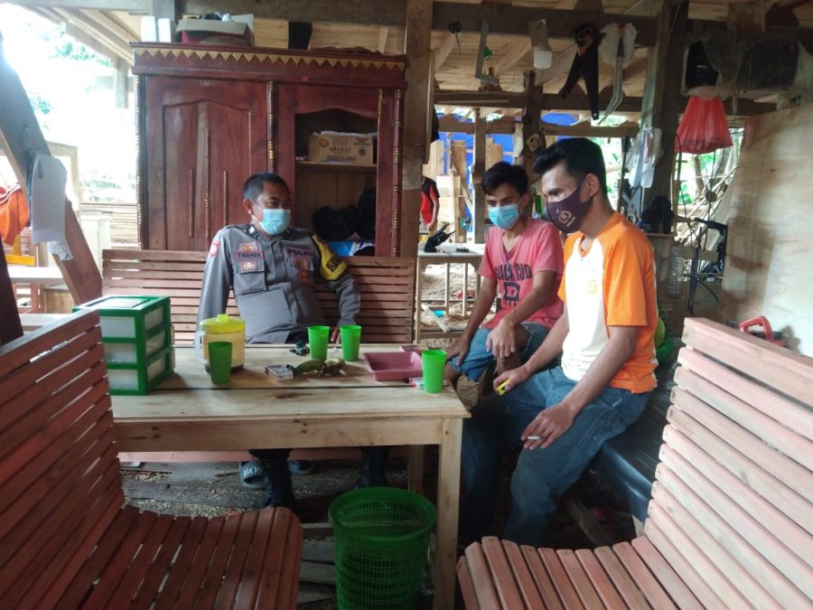 Personil Polsek Sangalla pengawasan penerapan protokol kesehatan