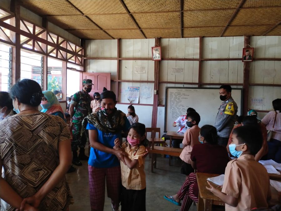 Kapolres Tana Toraja didampingi Kapolsek Makale pemantauan Pelaksanaan Vaksinasi Covid-19