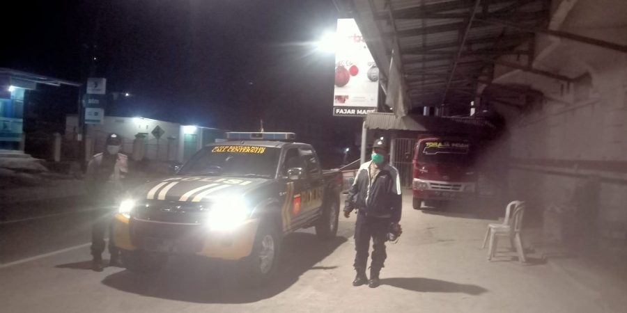 Antisipasi Gangguan Kamtibmas, Polsek Mengkendek Lakukan Patroli Blue Light