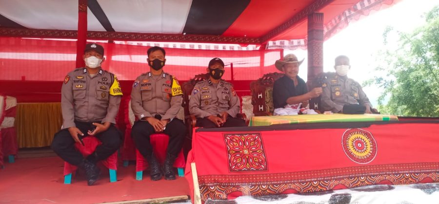 Antisipasi Gangguan Kamtibmas, Polsek Mengkendek Lakukan Patroli Blue Light