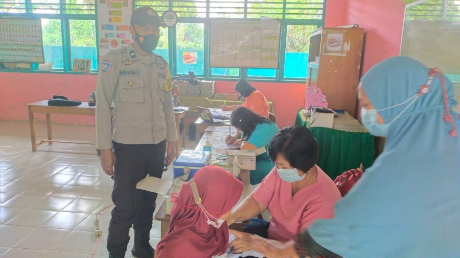 Antisipasi Gangguan Kamtibmas, Polsek Mengkendek Lakukan Patroli Blue Light