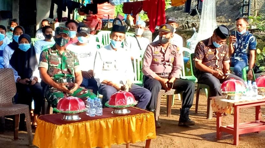 Wakapolsek Labakkang menghadiri Peletakan Batu Pertama Pembangunan Mesjid Babul Jannah Desa Bara Batu