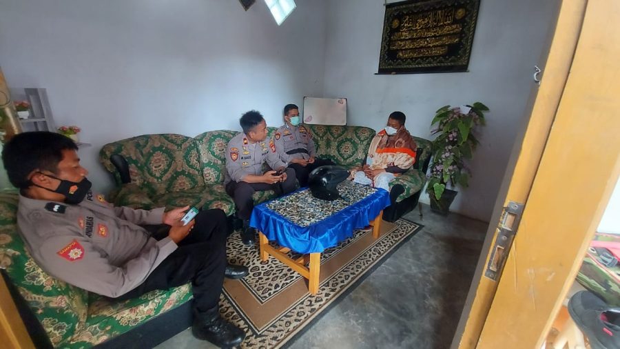 Bhabinkamtibmas Pendampingan Vaksinasi Covid-19 di SDN inpres 310 Ratte Bone