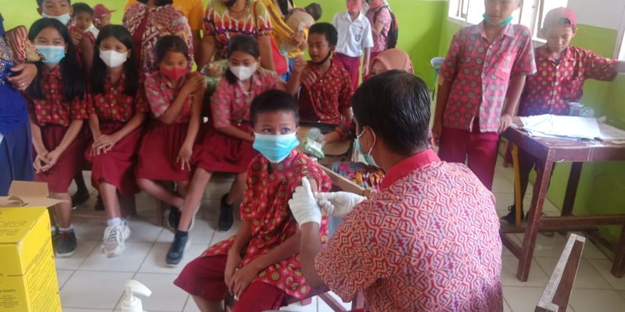 Kapolsek Sangalla Bersama Personil Mendatangi TKP Pohon Tumbang