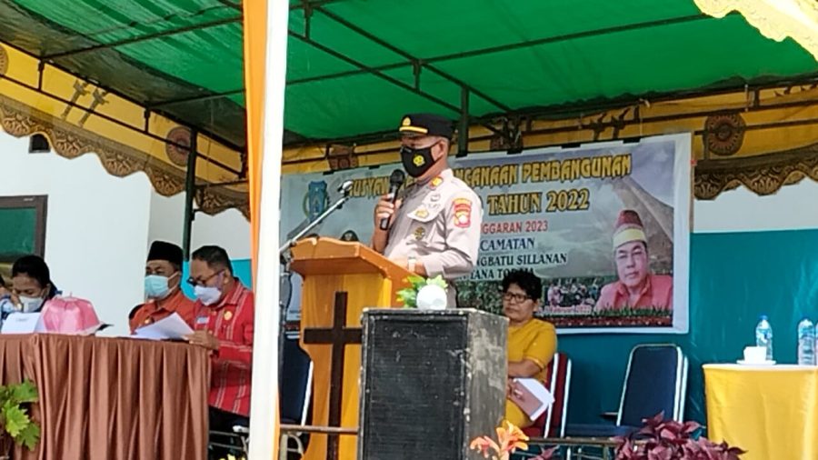 Bhabinkamtibmas polsek Sangalla Pendampingan Vaksinasi Covid-19 di Gereja KALEMBANG
