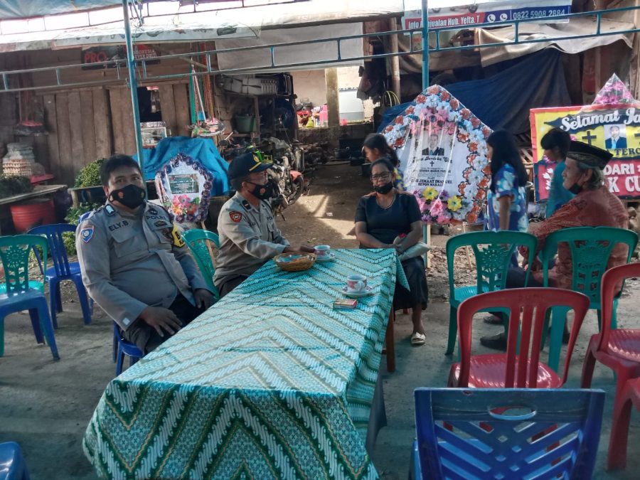 Bhabinkamtibmas dan Babinsa Mendampingi Pelaksanaan Vaksinasi Covid-19