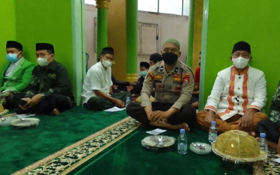 Bhabinkamtibmas menghadiri HARLAH NU Ke-99 dan peringatan Isra’ Mi’raj thn 1443 Hijeriah