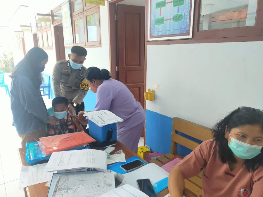 Antisipasi Gangguan Kamtibmas Personil Polsek Mengkendek Lakukan Patroli Blue Light