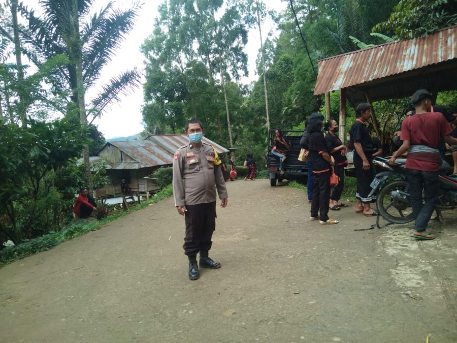 Antisipasi Gangguan Kamtibmas Personil Polsek Mengkendek Lakukan Patroli Blue Light