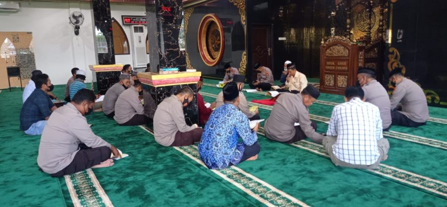 PERKUAT KEIMANAN, PERSONIL POLRES PINRANG LAKSANAKAN PEMBINAAN ROHANI DAN MENTAL