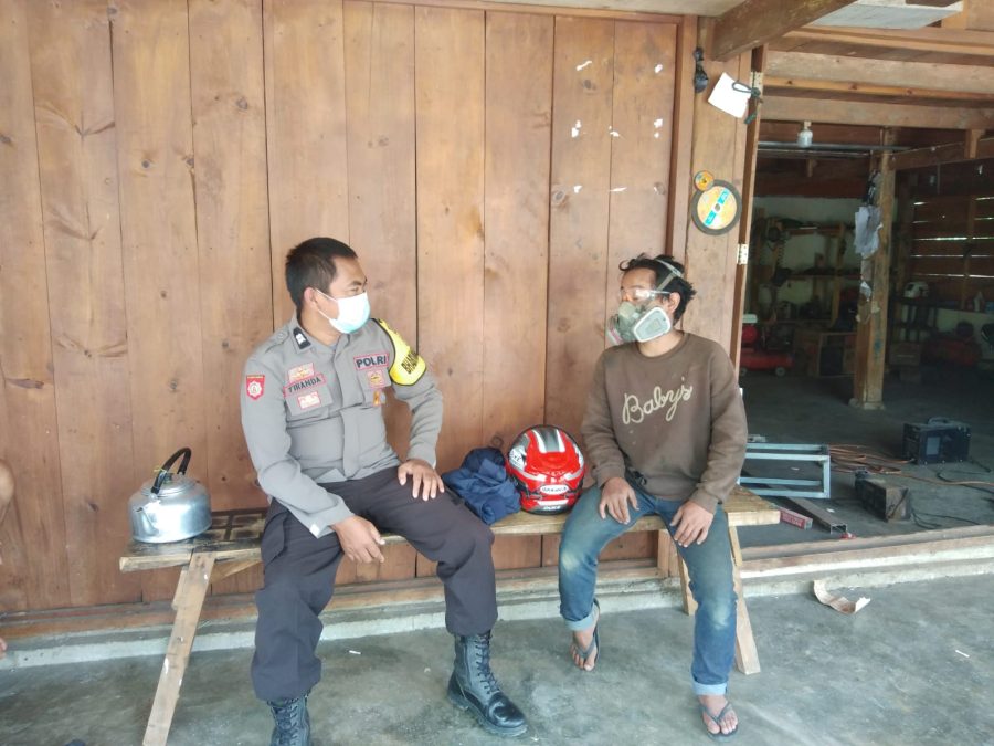 Kapolsek Saluputti Sampaikan Himbauan Prokes Jelang acara Rabu Solo