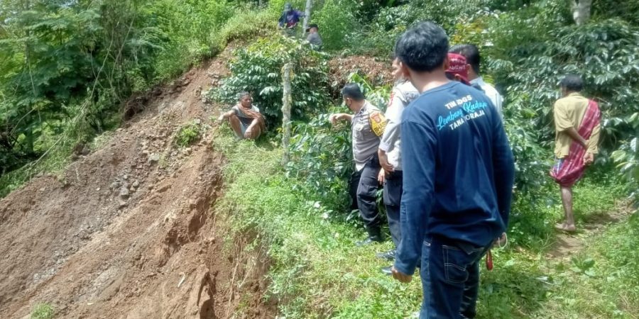 Kapolsek Saluputti Sampaikan Himbauan Prokes Jelang acara Rabu Solo