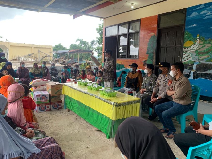 Kunjungan Wakil Bupati Tana Toraja ditempat Pengungsian Bencana Alam Tanah Longsor