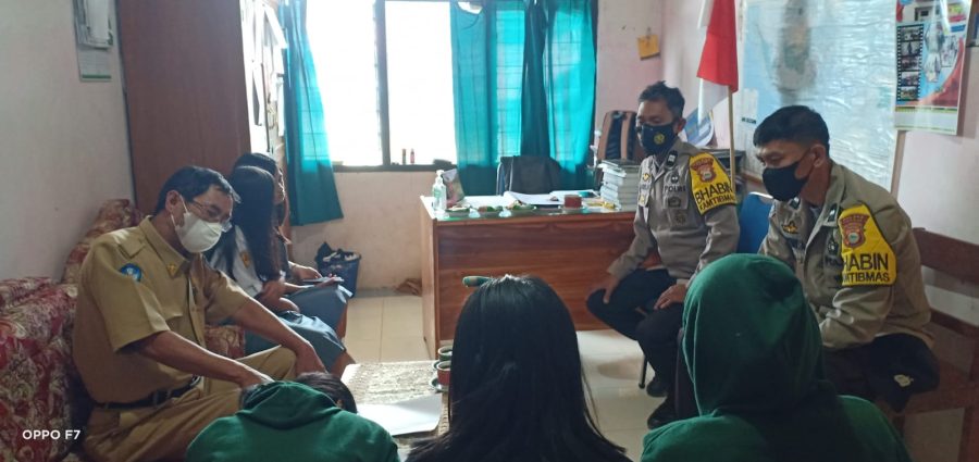 Kunjungan Wakil Bupati Tana Toraja ditempat Pengungsian Bencana Alam Tanah Longsor
