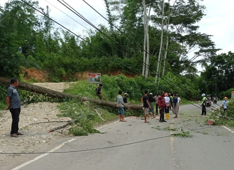 Bhabinkamtibmas Meninjau Vaksinasi Dosis 2 dan Boster di Gereja Bukit Zaitun