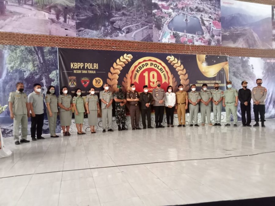 Bhabinkamtibmas Memantau acara seremonial Ulang Tahun KBPPP ke 19