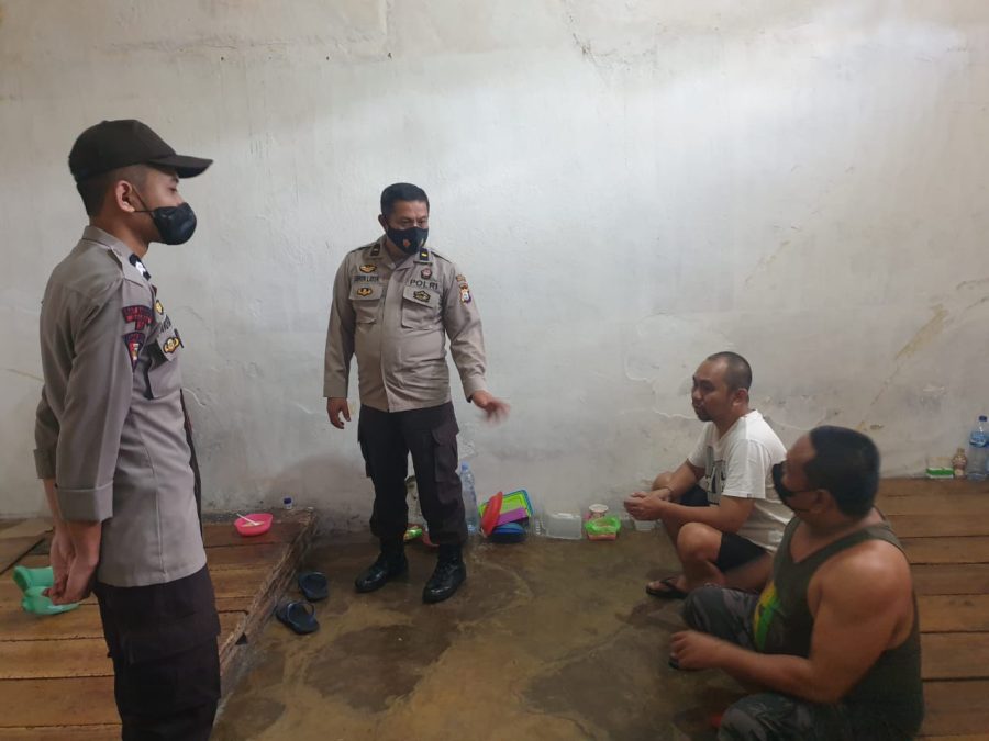 Antisipasi Gangguan Kamtibmas Personil Polsek Mengkendek Lakukan Patroli Blue Light