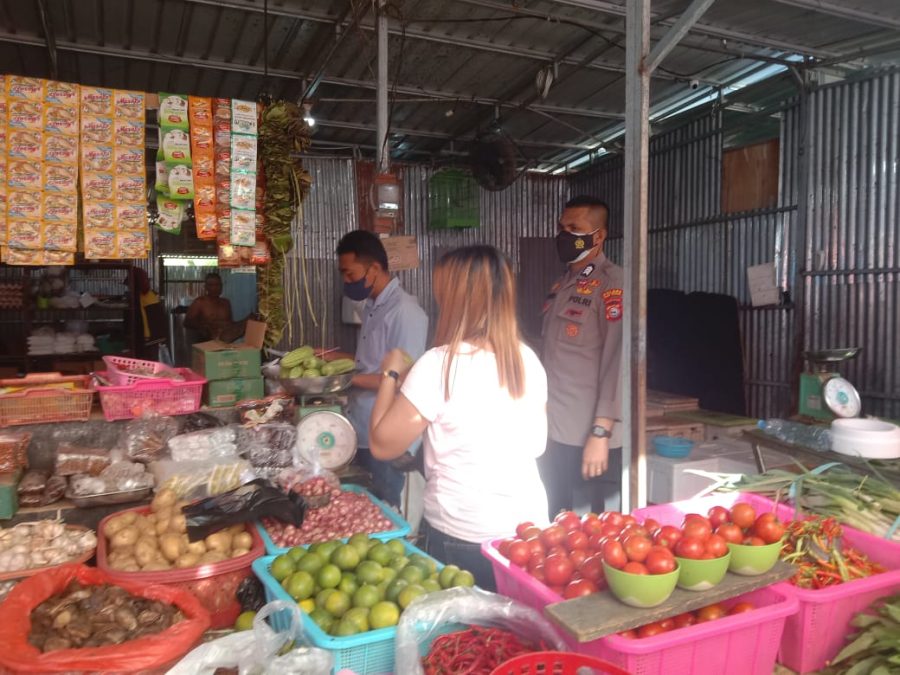 Bhabinkamtibmas Polsek Makale Mengecek Dan Pendataan Minyak Goreng Di Pasar Telkom Plaza