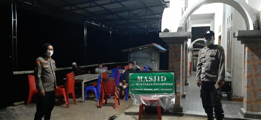 Kapolsek Saluputti Pimpin Pengamanan Malam Takbiran Diwilayah Hukum Polsek Saluputti