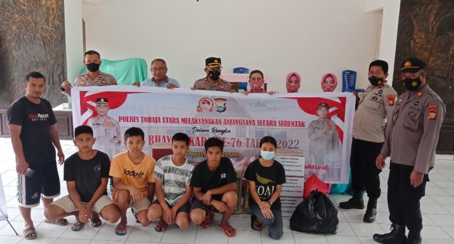 SAMBUT HUT KE-76 BHAYANGKARA, POLRES TORUT SAMBANGI PANTI ASUHAN