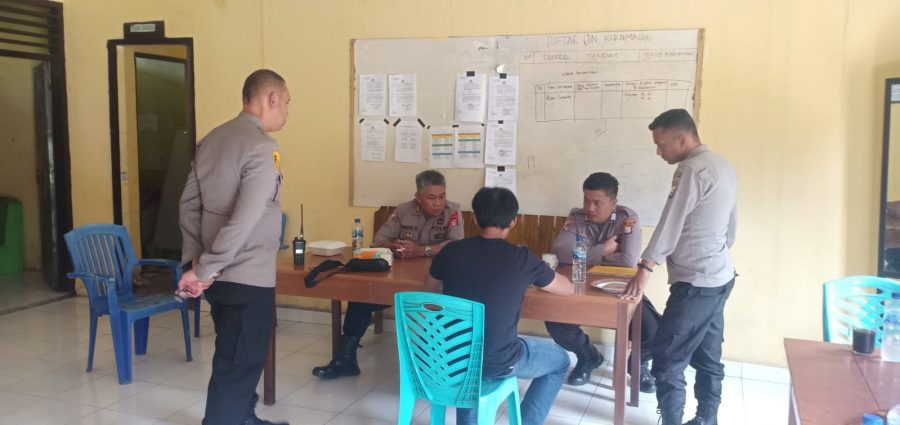 Kapolsek Sangalla Beserta Anggota Menerima Kunjungan Kerja Dari Ka.Siwas Polres Tator