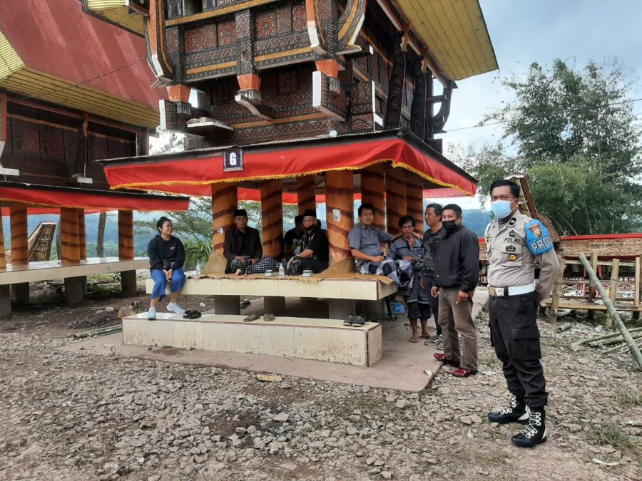 Bhabinkamtibmas PAM Kejurda GRASSTRACK dan motocross Toraja Mala’bi 2022