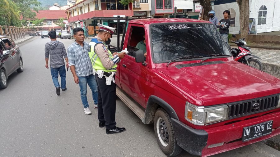 Pengamanan Bhabinkamtibmas Polsek Mengkendek di Lembang Gasing