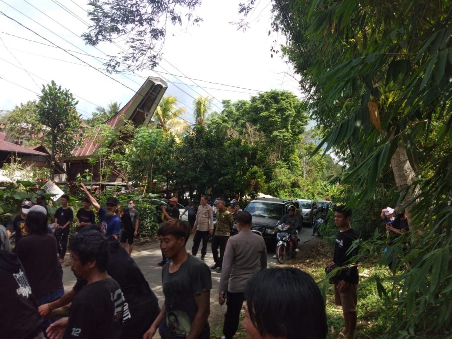 Bhabinkamtibmas Polsek Makale pengawasan Penyelenggaraan Rambu Tuka’