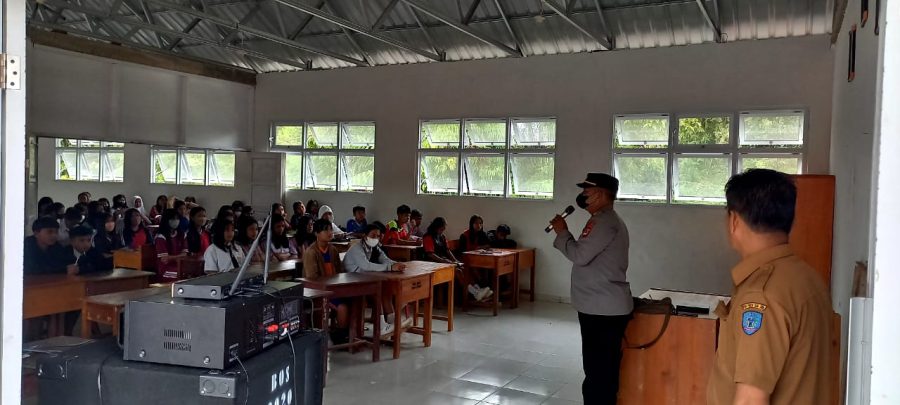 Meminimalisasi Juvenile delliquent, Kapolsek Sa’dan Balusu Sosialisasikan Bahaya Narkoba kepada Siswa SMUN 7 Torut