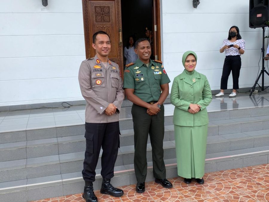 Bhabinkamtibmas Melakukan Pengamanan Pesta Adat Rambu Solo