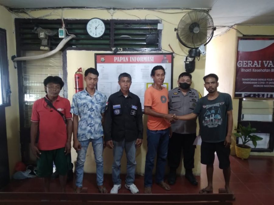 Bhabinkamtibmas Polsek Ma’rang Pangkep Bersama Kepala Kelurah Talaka Mediasi Problem Solving Kesalah Pahaman Warganya