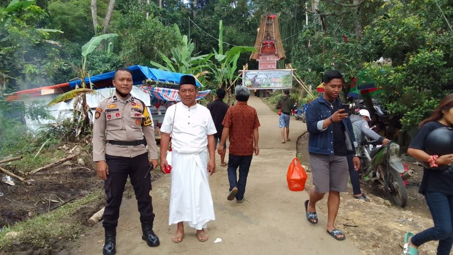 Personil Polsek Makale melakukan pembubaran Judi Sambung Ayam