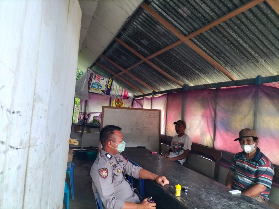 Bhabinkamtibmas Polsek Mengkendek melaksanakan sambangi Lembang binaan