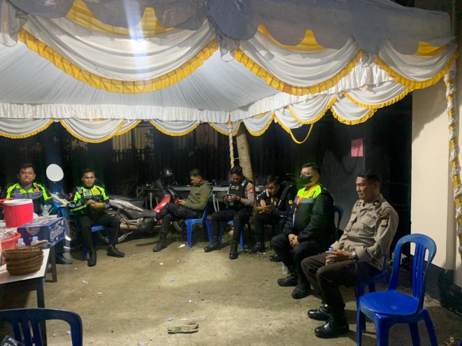 Bhabinkamtibmas Polsek Mengkendek melaksanakan sambangi Lembang binaan