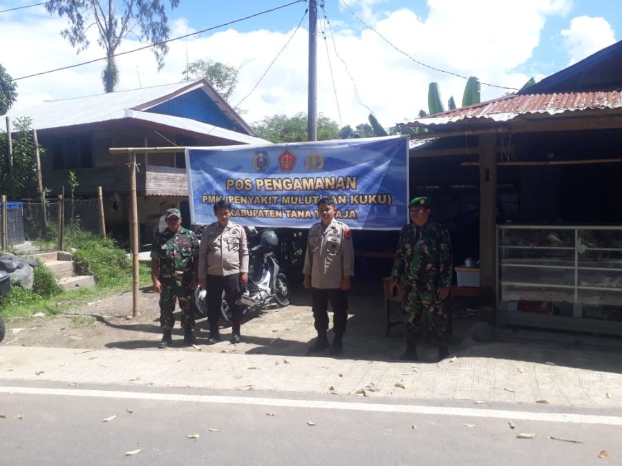 TNI – POLRI Bersinergitas Pengamanan Pos PMK Di Lembang Tumbang Datu