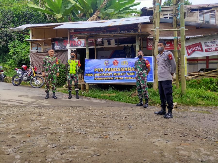 TNI – POLRI Bersinergitas Pengamanan Pos PMK Di Lembang Tumbang Datu