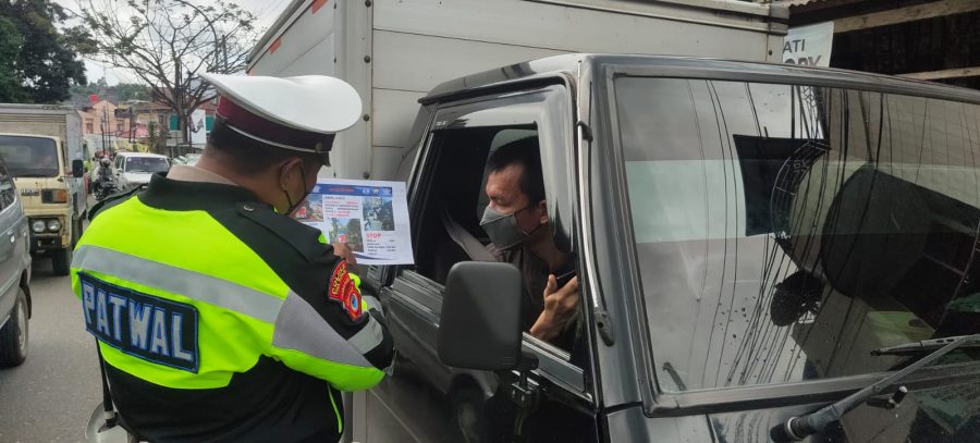 Kapolsek Makale AKP MARTINUS PARARUK menyambangi Kantor Kecamatan Makale