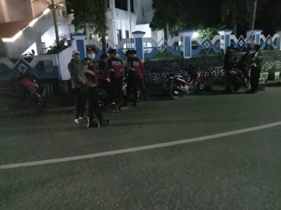 Pos Pengamanan PMK (Penyakit Mulut Dan Kuku) Di Lembang Madandan