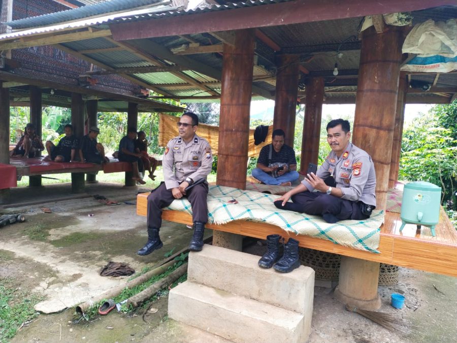 Bahbinkamtibmas Polsek Makale pengamanan pesta adat Rambu Tuka