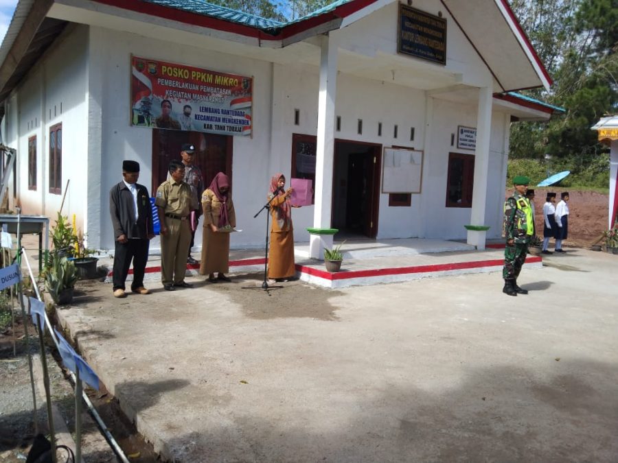 Personil Polsek Sangalla Pengamanan Perayaan Hari kemerdekaan KE-77 RI