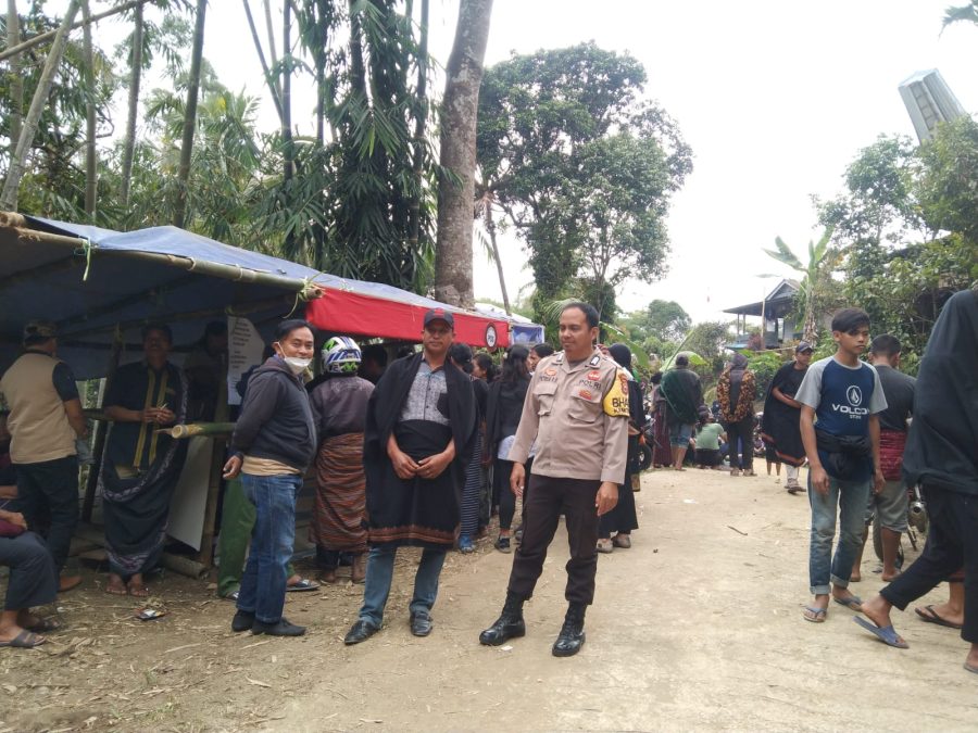 Personil Polsek Mengkendek Pengamanan Waega ODGJ