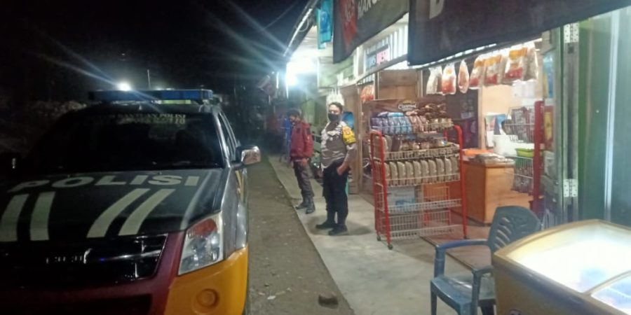 Antisipasi Gangguan Kamtibmas, Personil Polsek Mengkendek Lakukan Patroli Blue Light