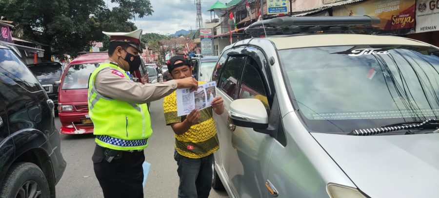 Antisipasi Gangguan Kamtibmas, Personil Polsek Mengkendek Lakukan Patroli Blue Light