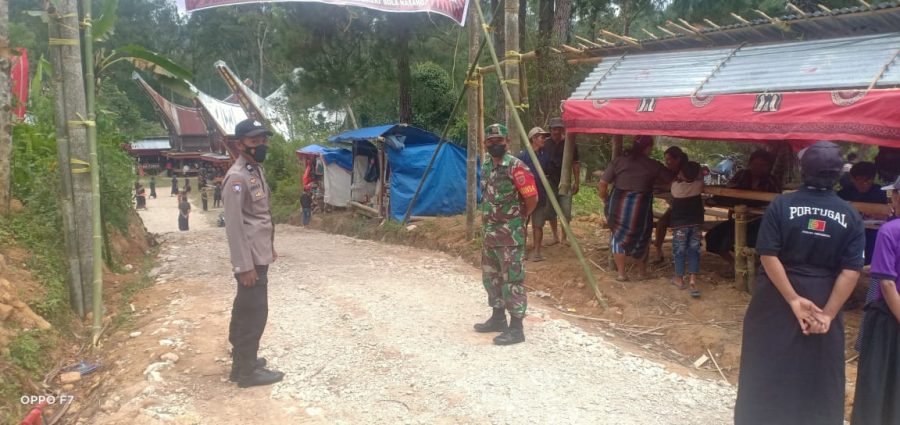 Antisipasi Gangguan Kamtibmas, Personil Polsek Mengkendek Lakukan Patroli Blue Light