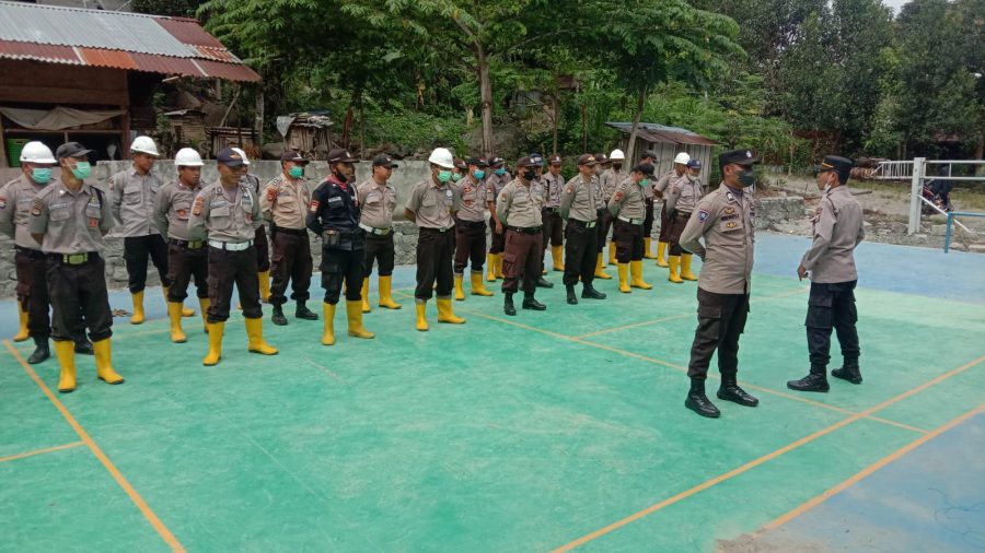 Bhabinkamtibmas Polsek Makale Pengamanan upacara adat kematian (rambu solo’)