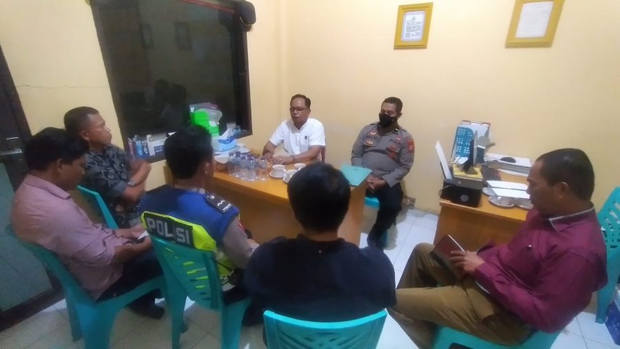 Kasatlantas Polres Tana Toraja Baksos Kepada Masyarakat Yang Terdampak Kenaikan BBM