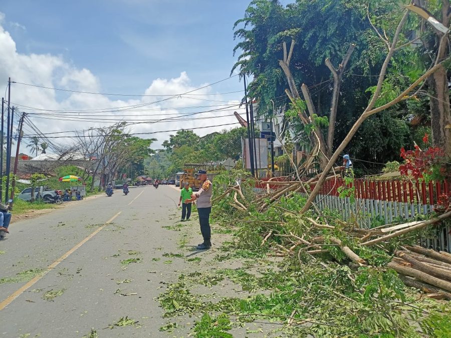 Kasat Lantas Polres Tana Toraja Melakukan Police Goes To School