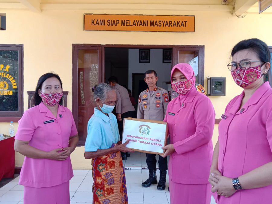 Ketua Bhayangkari Cabang Toraja Utara Gelar Kunjungan Kerja Ke Seluruh Ranting Polsek Jajaran